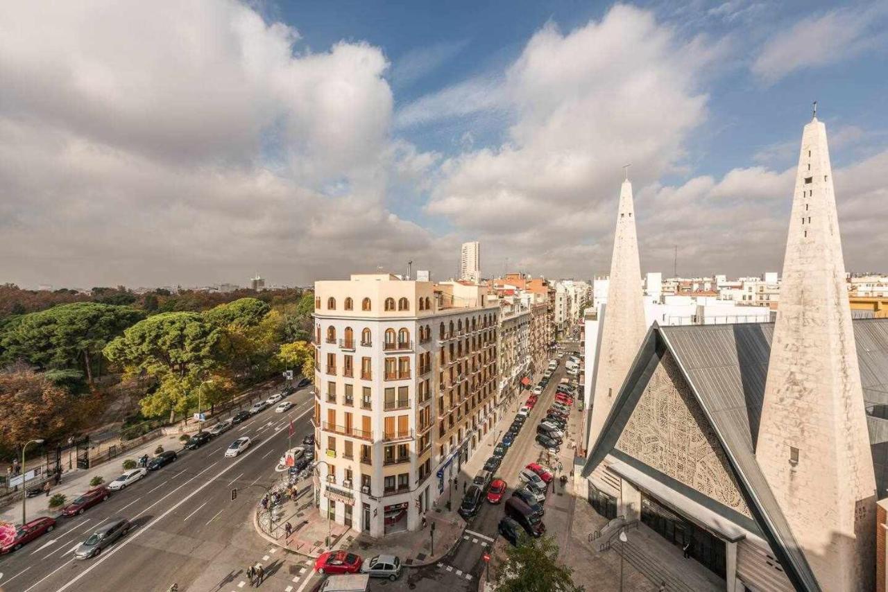 Apartmento De Lujo Retiro Barrio De Salamanca マドリード エクステリア 写真